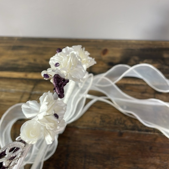 Flower girl crown halo with pretty flowers, pearls and beads - Picture 11 of 13